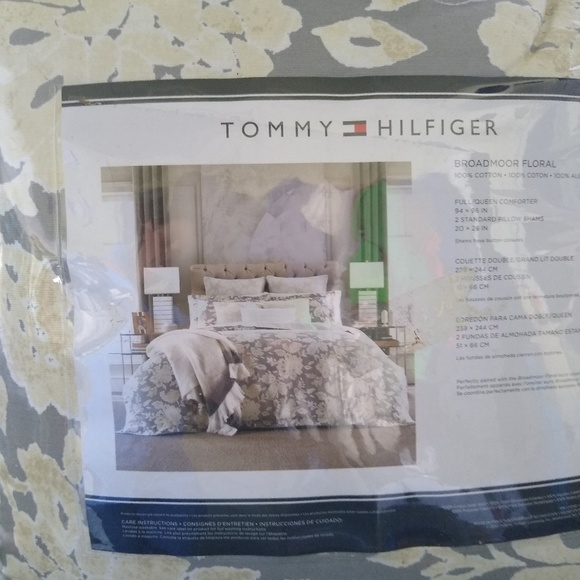 Tommy Hilfiger Bedding Full Size Comforter Set Poshmark